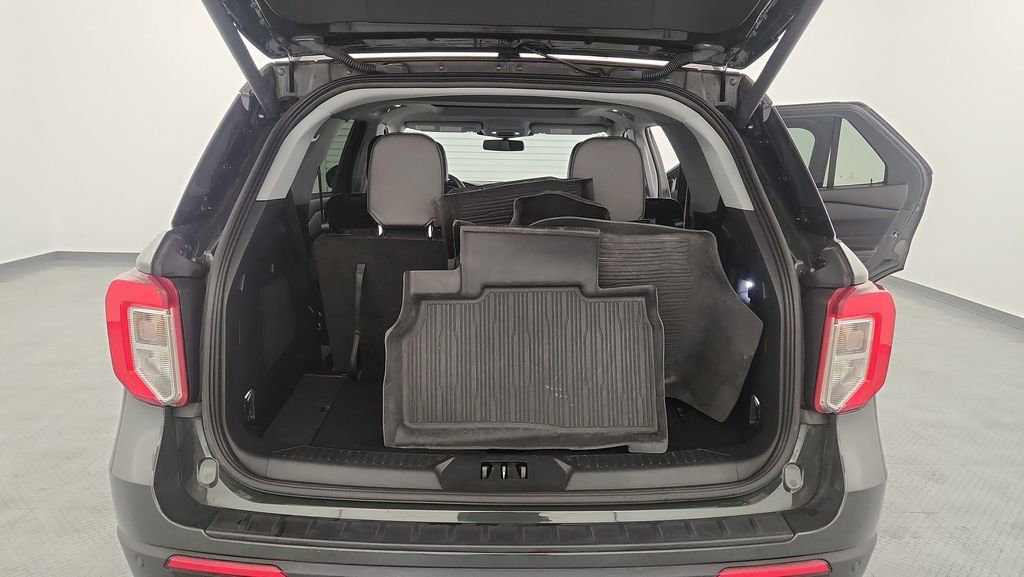 Used 2023 Ford Explorer XLT w/ Equipment Group 202A image 28