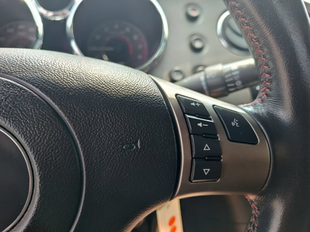 Used 2008 Pontiac Solstice GXP w/ Premium Package RWD image 25