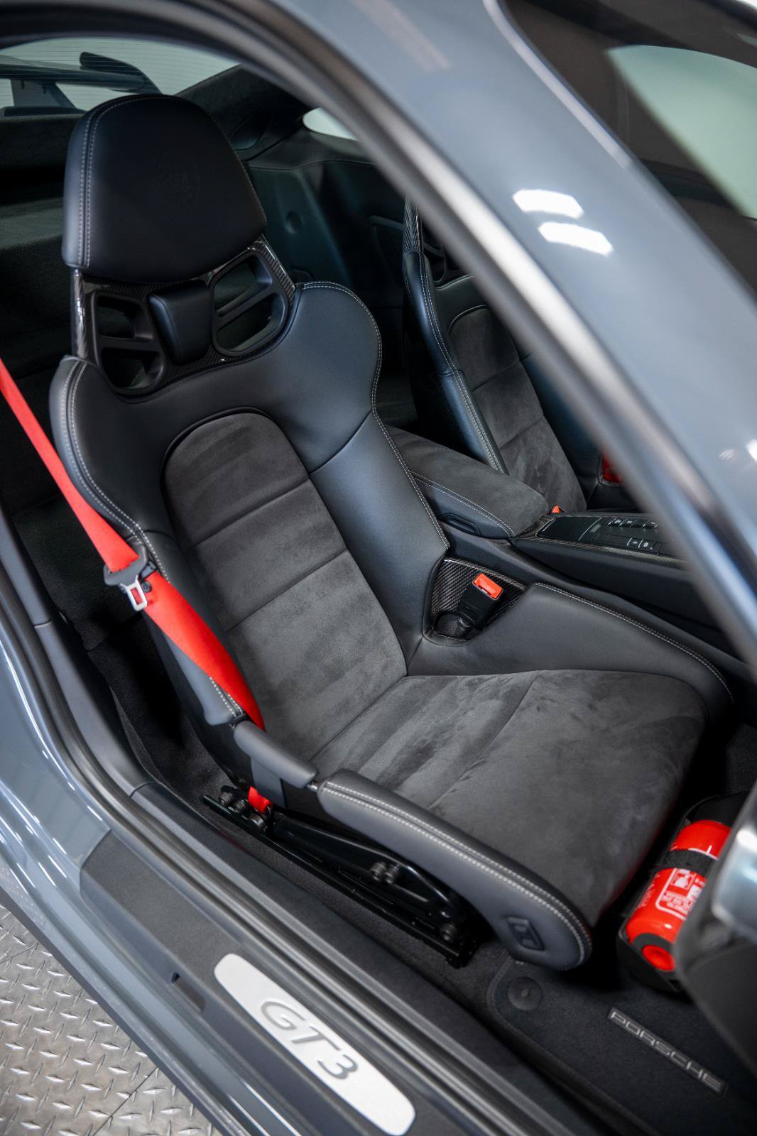 Used 2018 Porsche 911 GT3 RWD image 76
