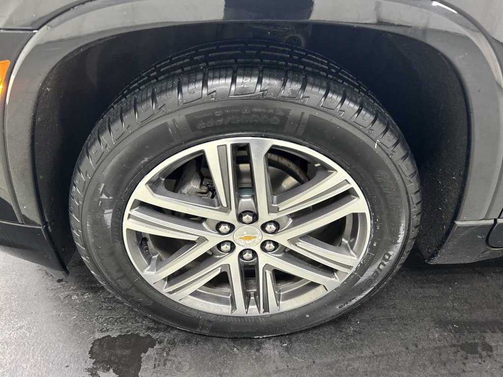 Used 2023 Chevrolet Traverse High Country w/ LPO, Floor Liner Package AWD/4WD image 8