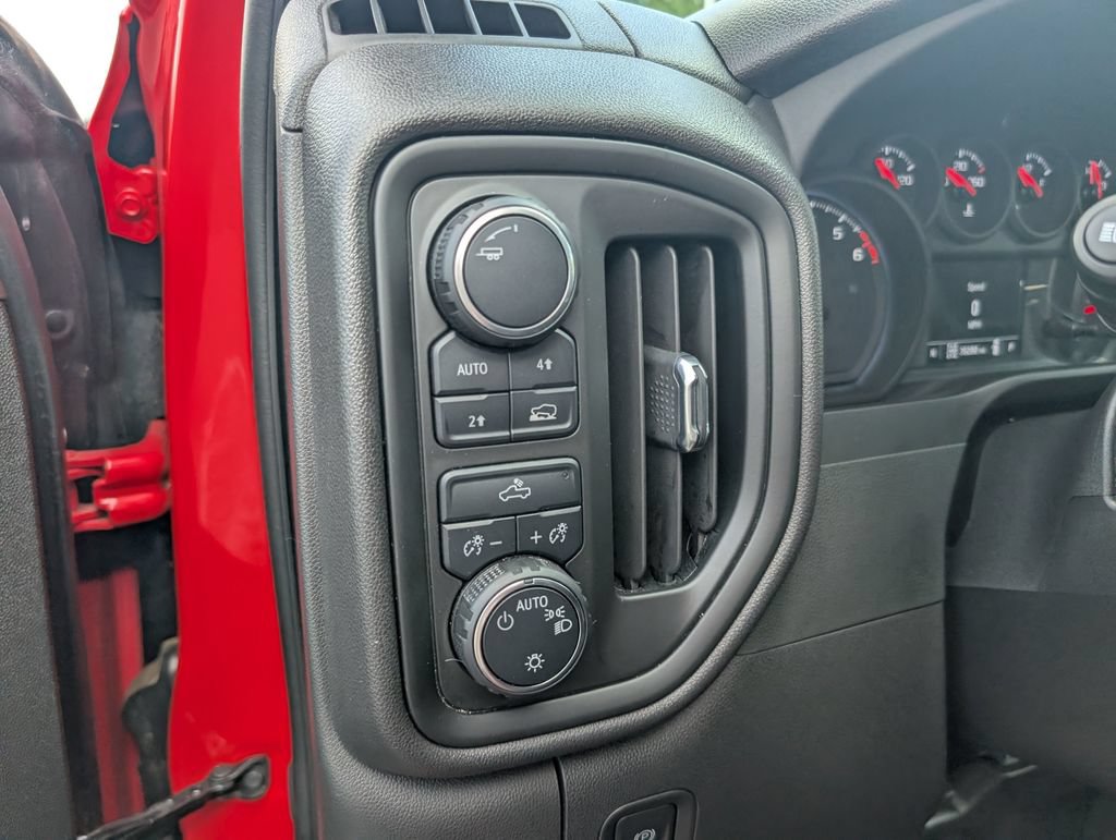 Used 2023 Chevrolet Silverado 1500 Custom AWD/4WD image 15
