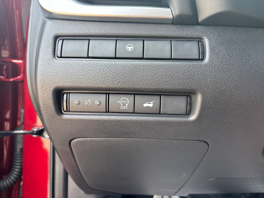 Certified 2026 Nissan Rogue SV AWD/4WD image 19
