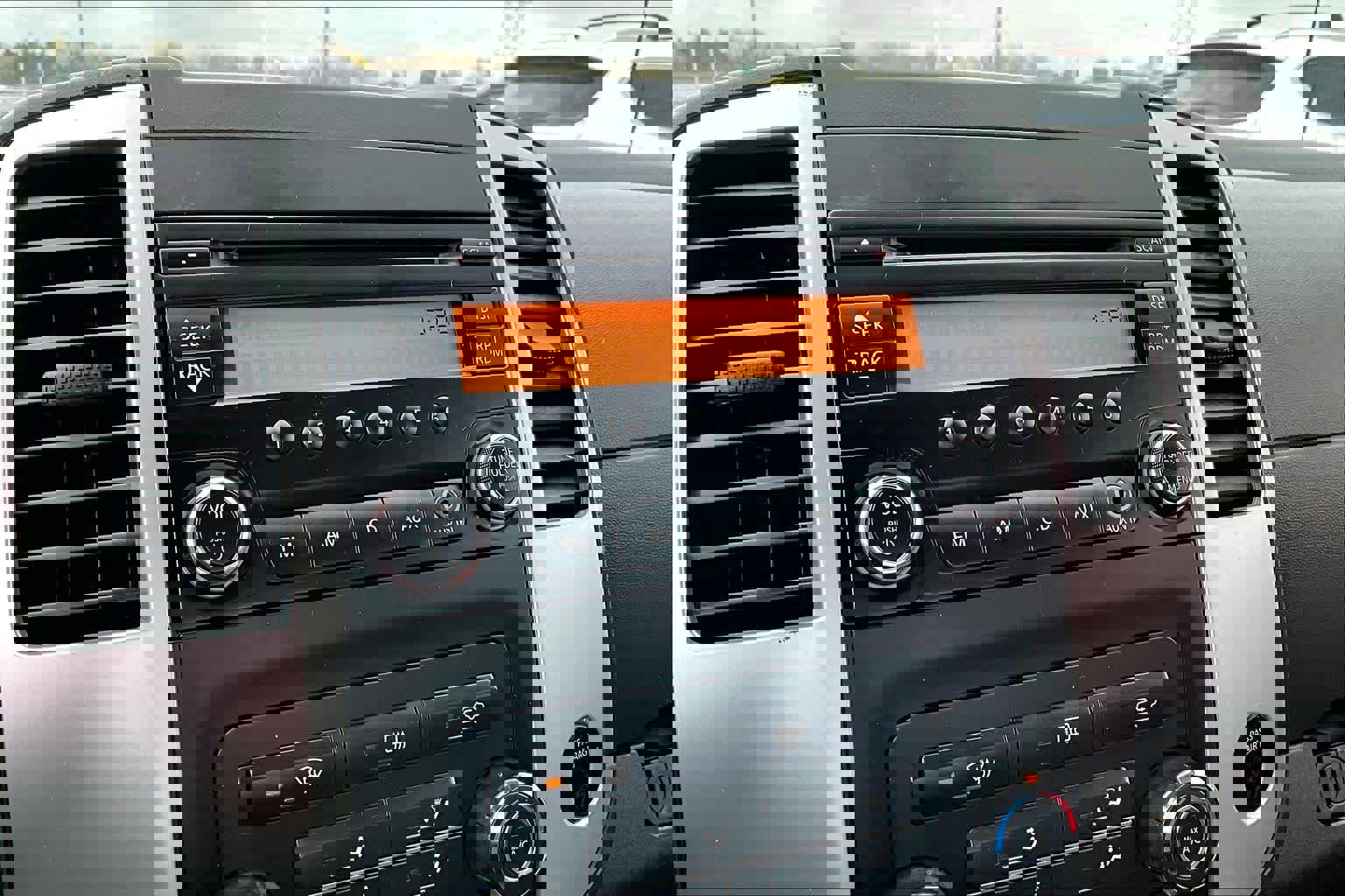 Used 2014 Nissan Xterra X image 28