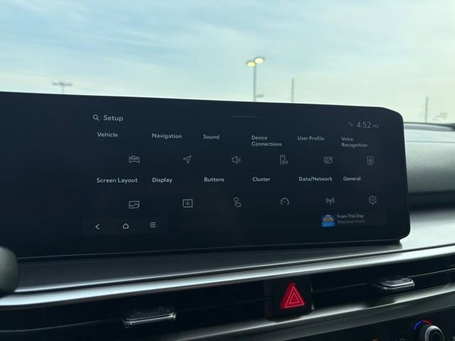 Used 2025 Kia Sorento S w/ Panoramic Sunroof Package image 19