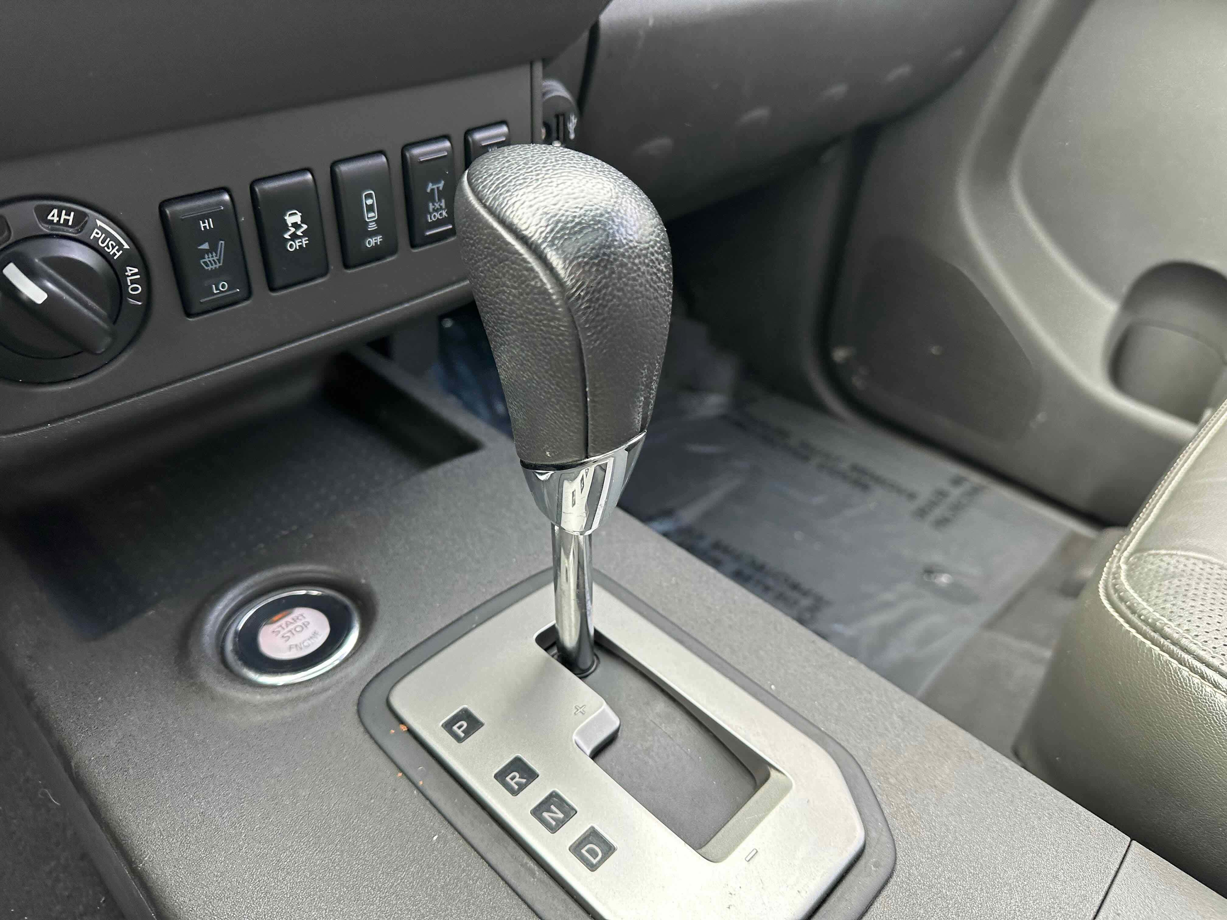 Used 2020 Nissan Frontier PRO-4X w/ Pro-4x Utility Package image 38