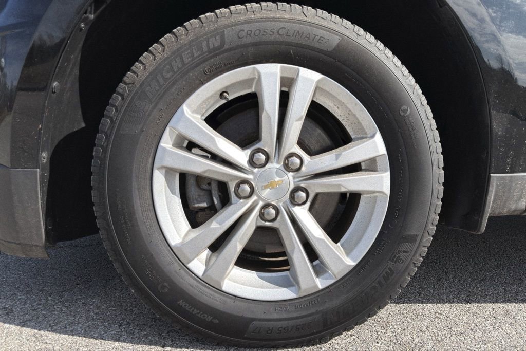 Used 2017 Chevrolet Equinox LS image 36