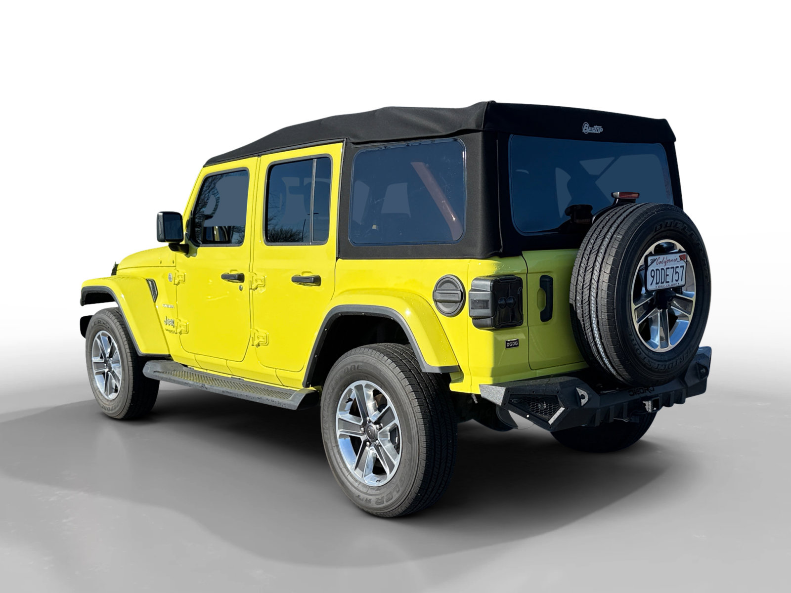 Used 2022 Jeep Wrangler Unlimited Sahara AWD/4WD image 3
