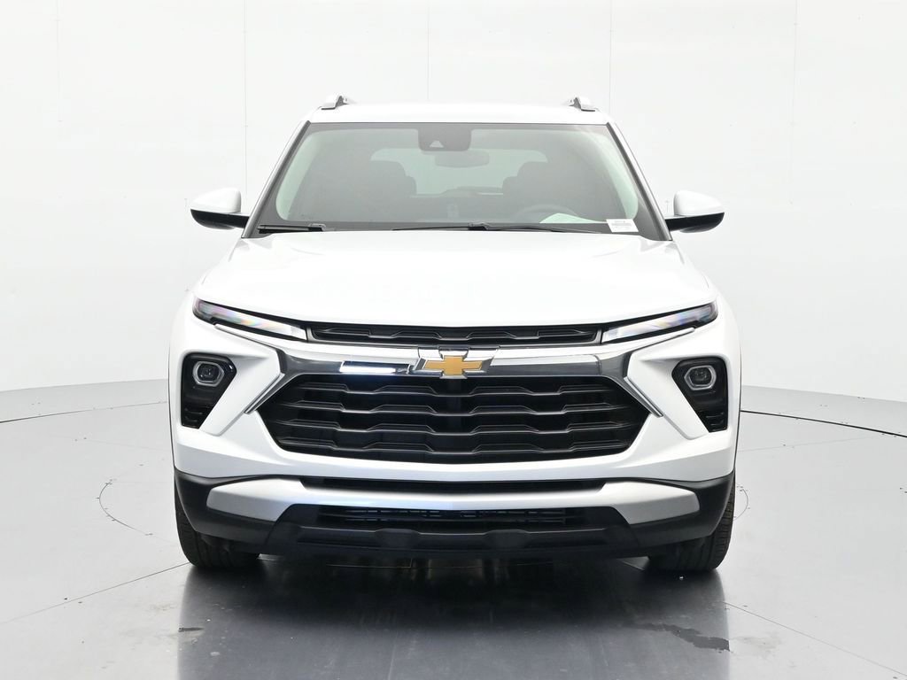 Used 2025 Chevrolet TrailBlazer LT FWD image 2