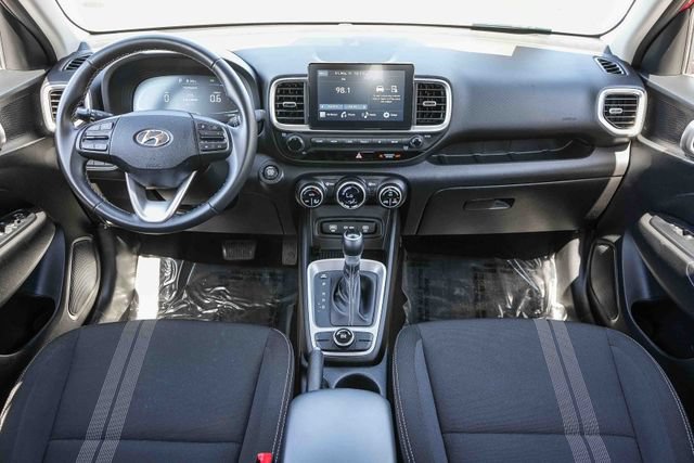 Used 2025 Hyundai Venue SEL FWD image 13