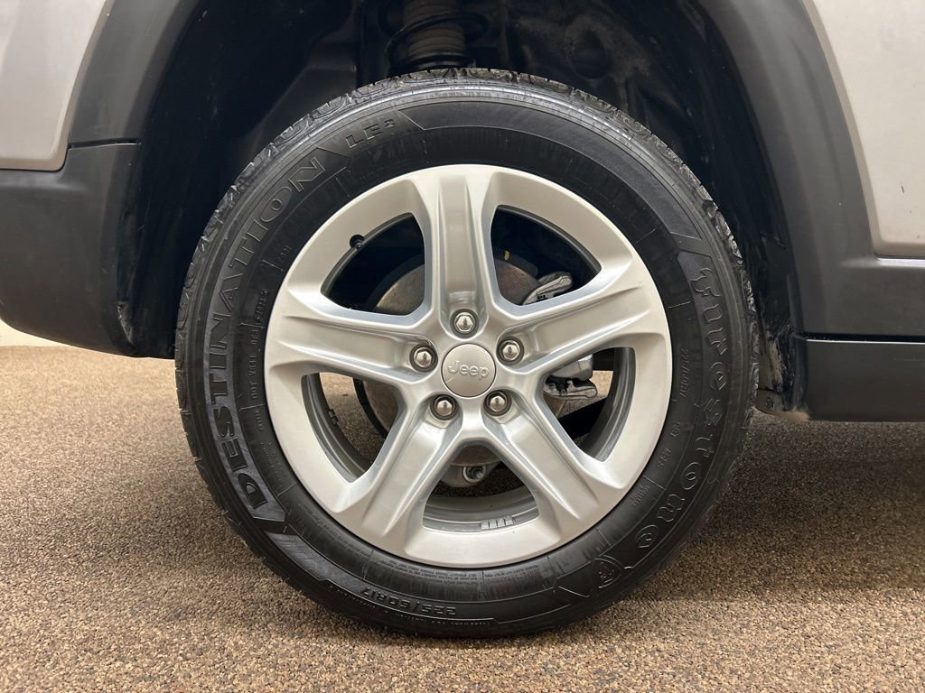 Used 2024 Jeep Compass Sport image 26