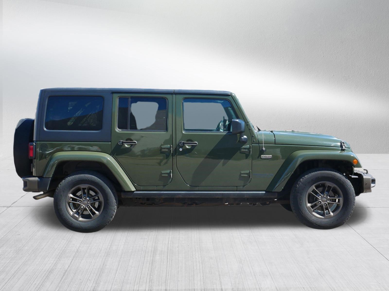 Used 2016 Jeep Wrangler Unlimited Sahara image 8