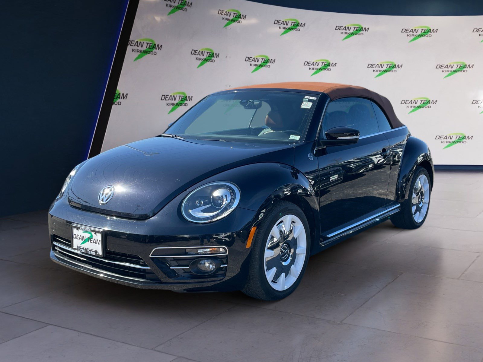 Used 2019 Volkswagen Beetle 2.0T Final Edition SEL FWD image 3