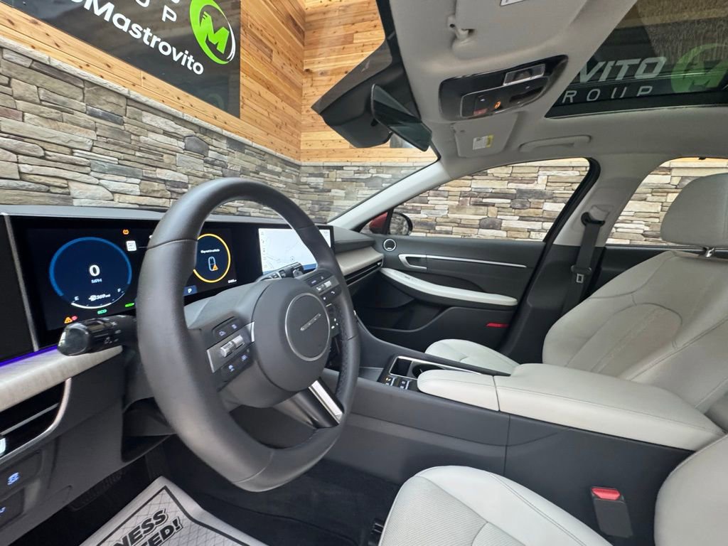 Used 2024 Hyundai Sonata Limited image 36