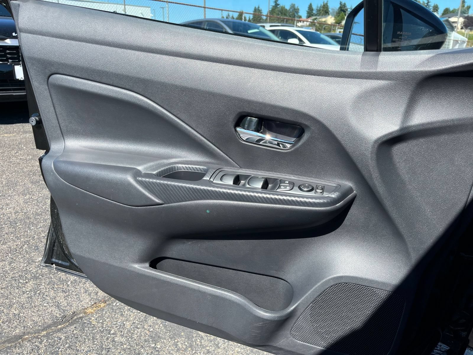 Used 2025 Nissan Versa SV FWD image 15
