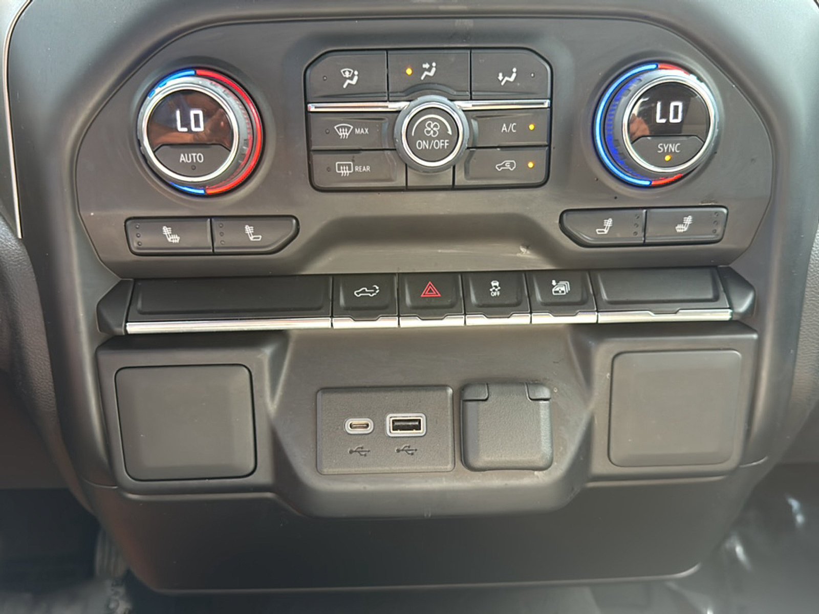 Used 2021 Chevrolet Silverado 1500 RST w/ Bed Protection Package AWD/4WD image 36