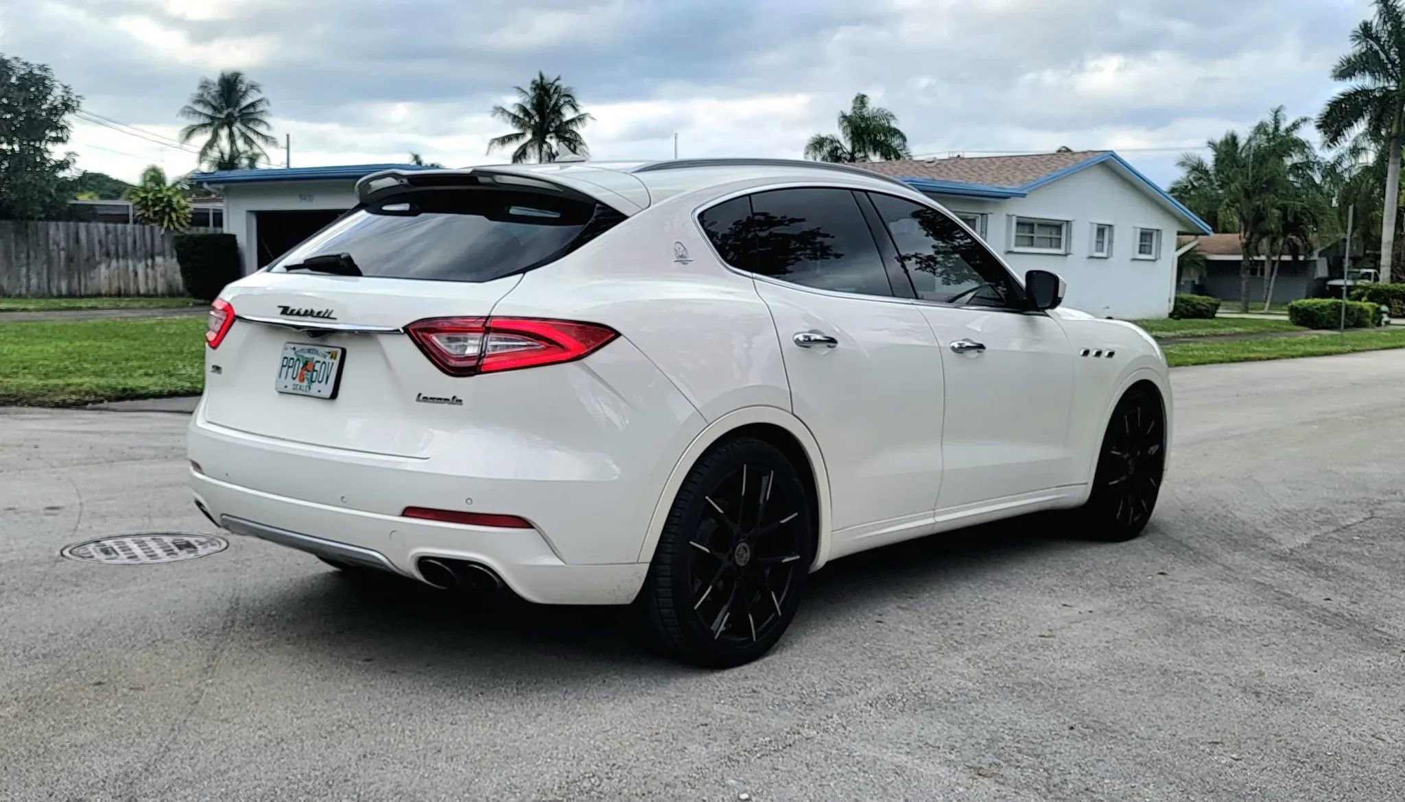 Used 2017 Maserati Levante S image 15