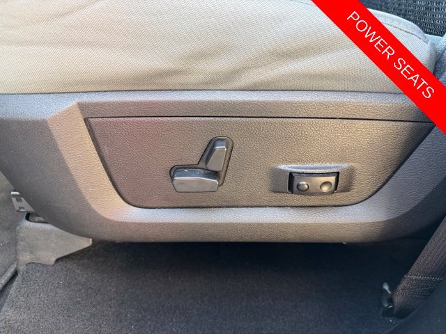 Used 2020 RAM 1500 Classic SLT w/ Luxury Group RWD image 8