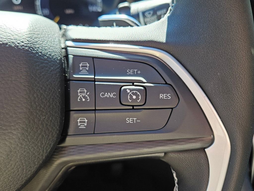 New 2025 Jeep Grand Cherokee Laredo X w/ Luxury Tech Group I image 23