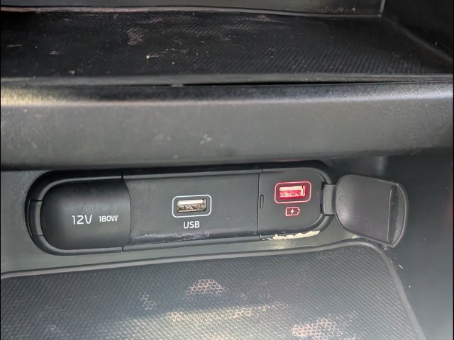 Used 2024 Kia Forte LXS w/ LXS Technology Package FWD image 17