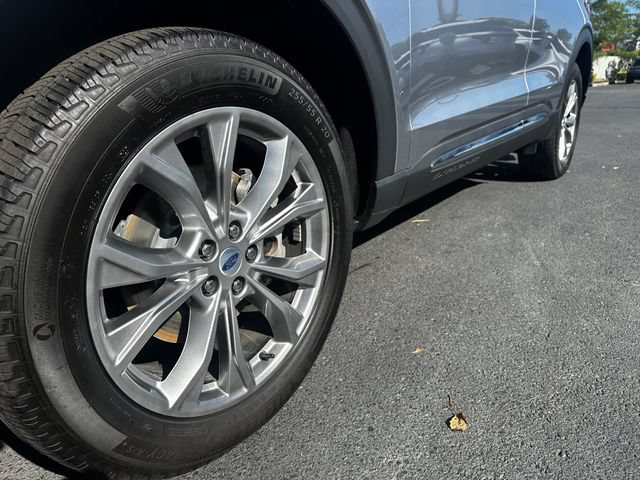 Certified 2023 Ford Explorer XLT w/ Equipment Group 202A AWD/4WD image 12