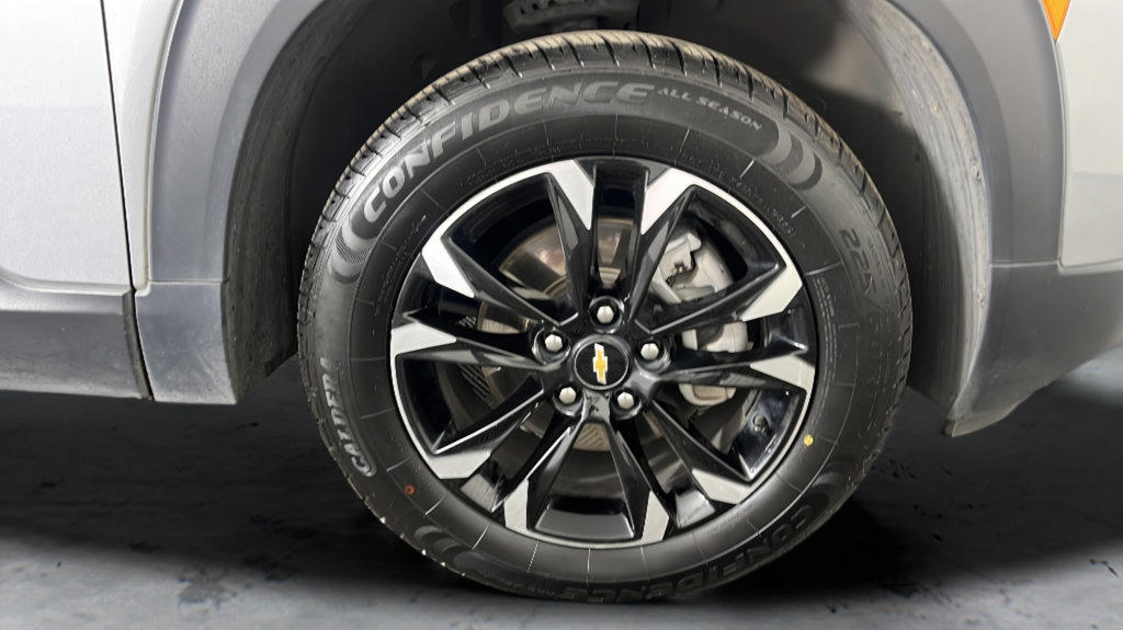 Used 2023 Chevrolet TrailBlazer LT AWD/4WD image 49