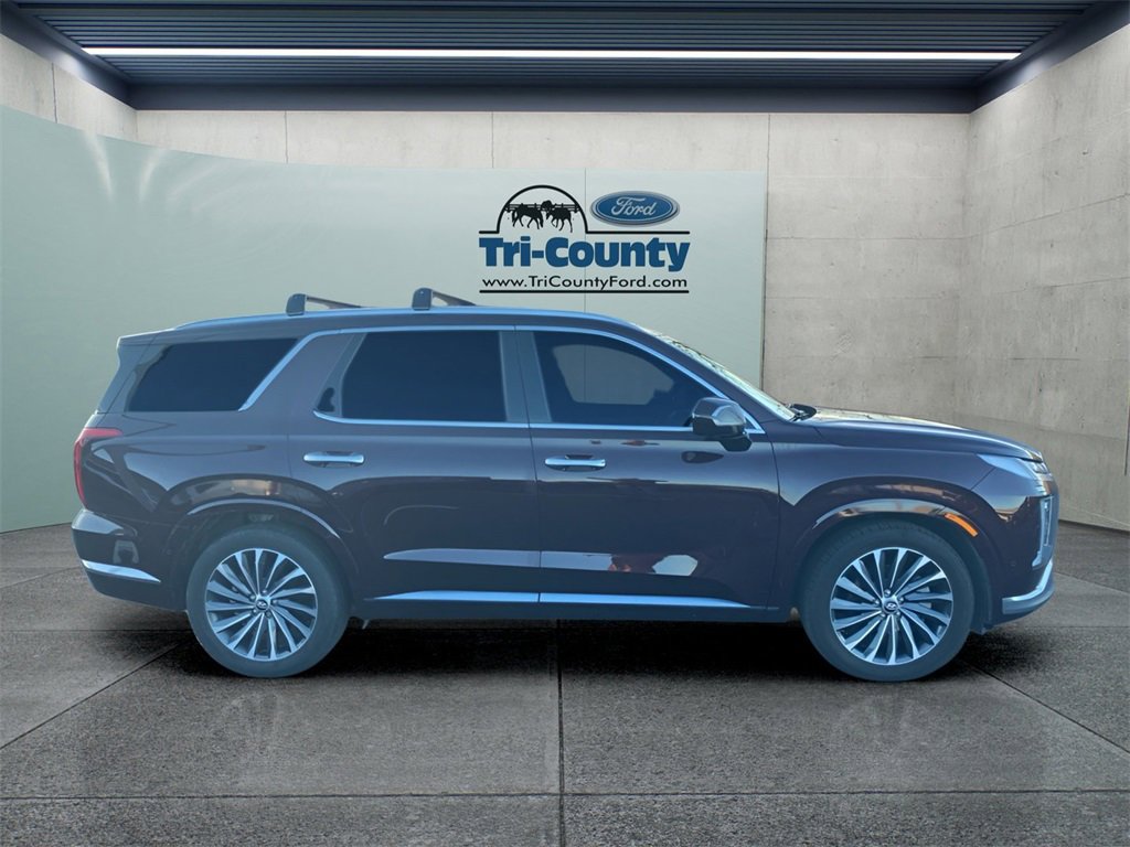 Used 2023 Hyundai Palisade Calligraphy image 3