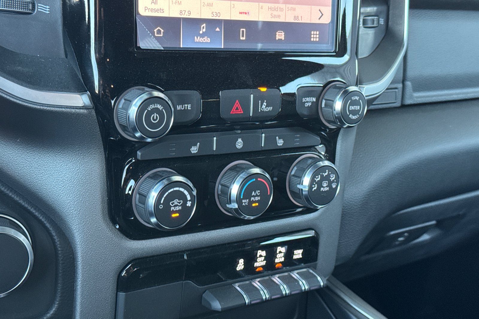 New 2027 RAM 1500 4x4 Crew Cab image 18