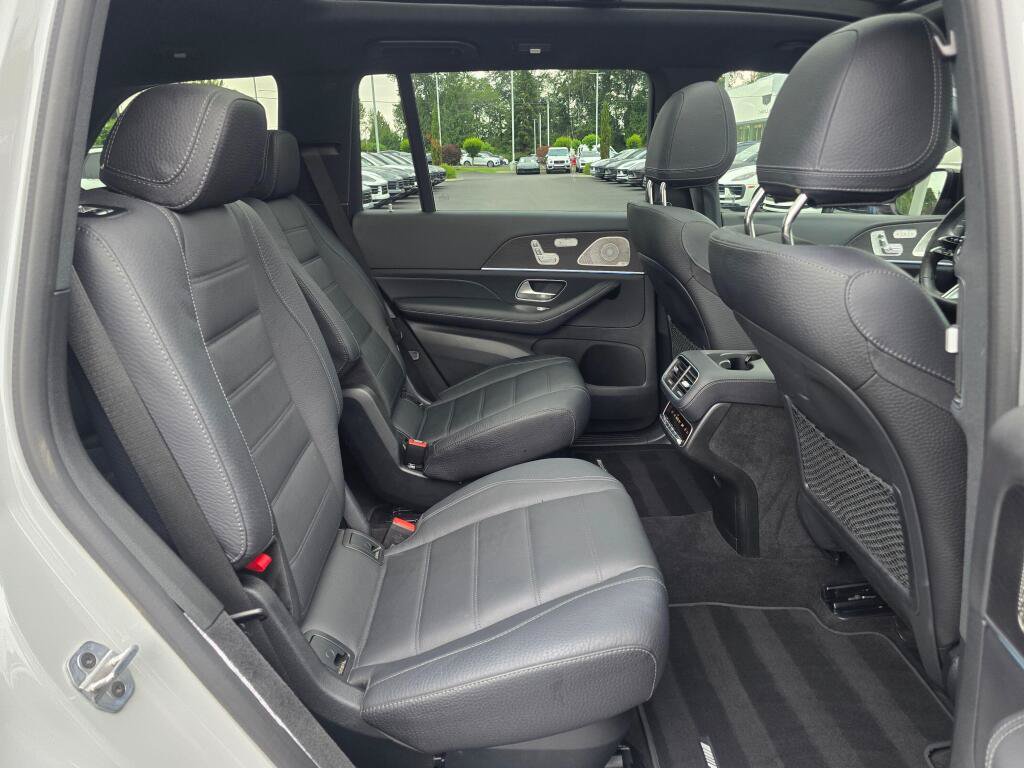 Used 2024 Mercedes-Benz GLS 450 4MATIC image 26