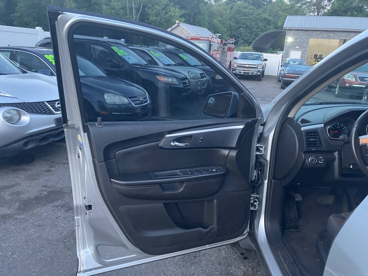 Used 2010 Chevrolet Traverse LT AWD/4WD image 17