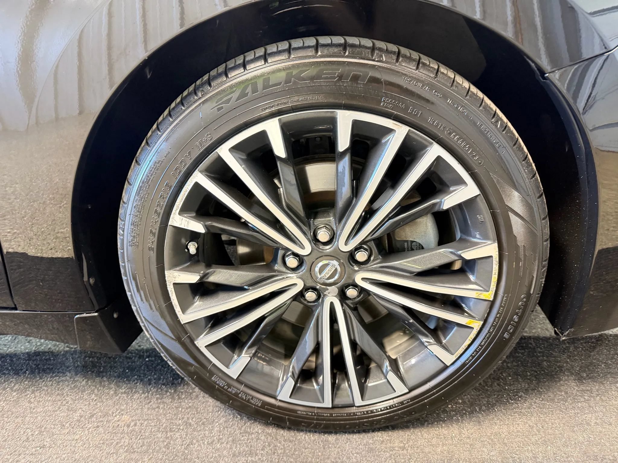 Used 2017 Nissan Maxima Platinum w/ Medallion Package FWD image 17