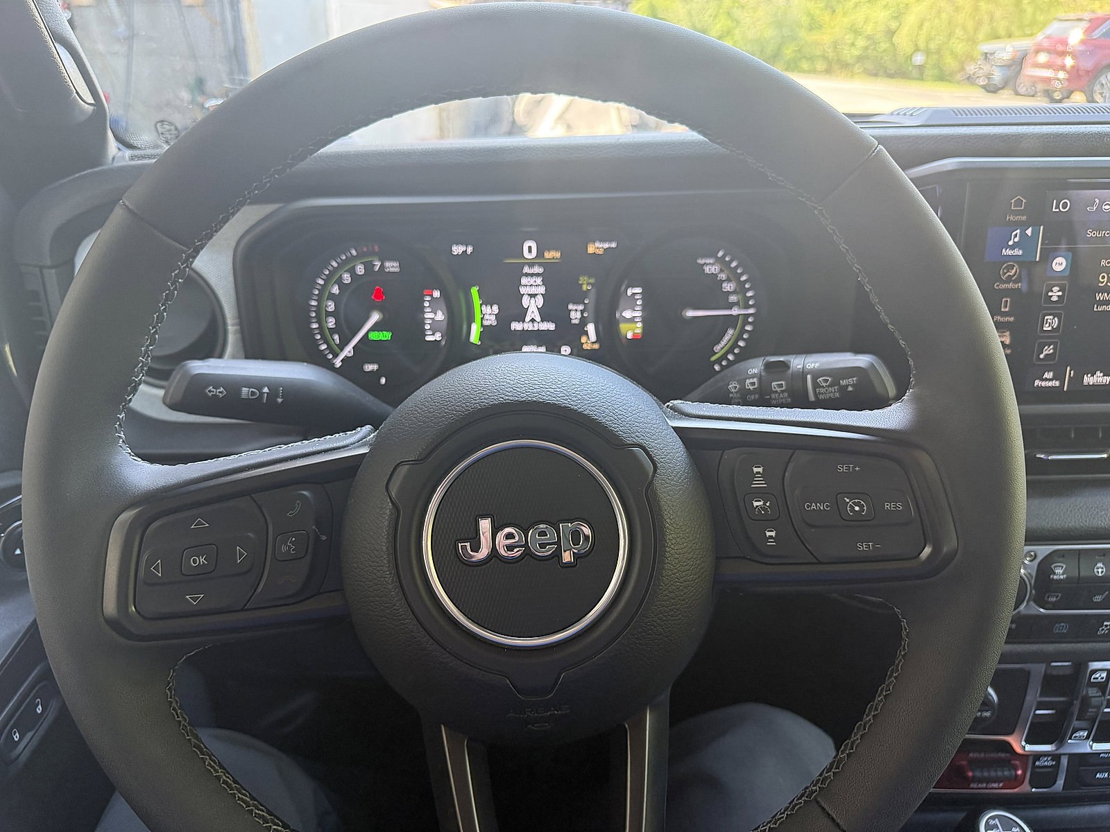 Used 2025 Jeep Wrangler Willys image 12