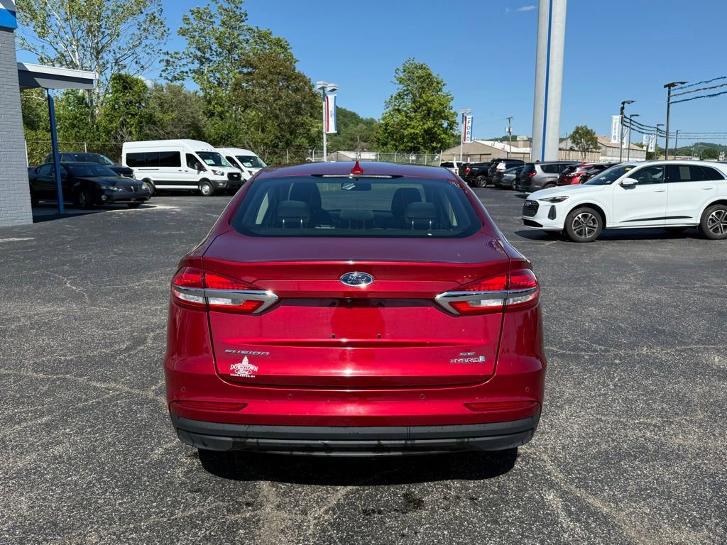 Used 2019 Ford Fusion SE FWD image 3