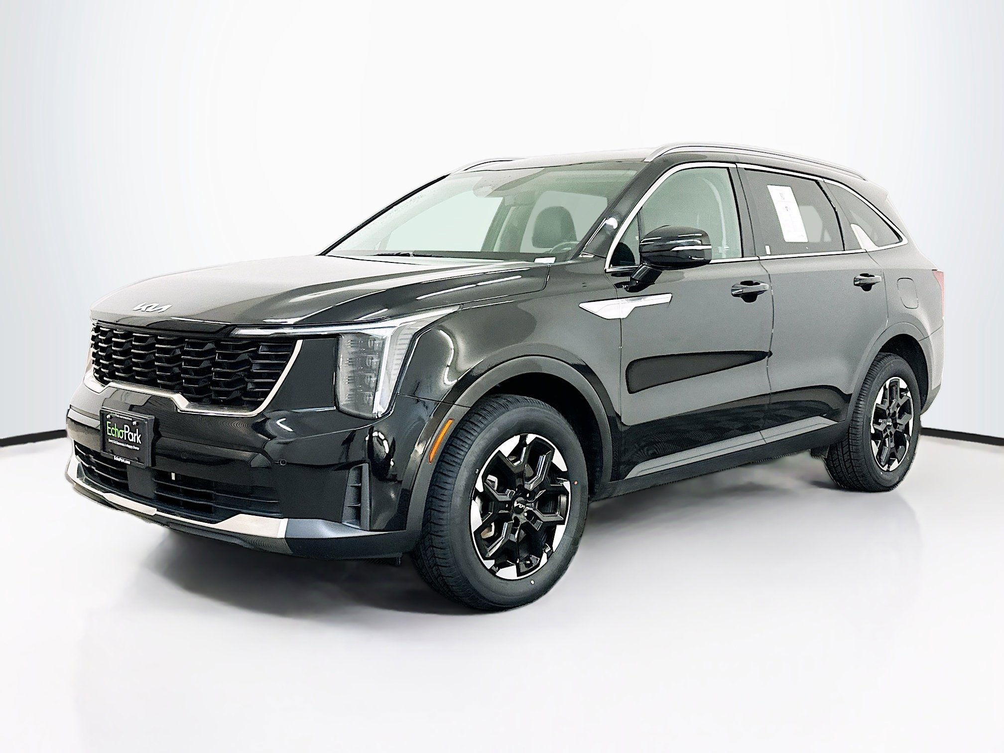 Used 2024 Kia Sorento S image 3