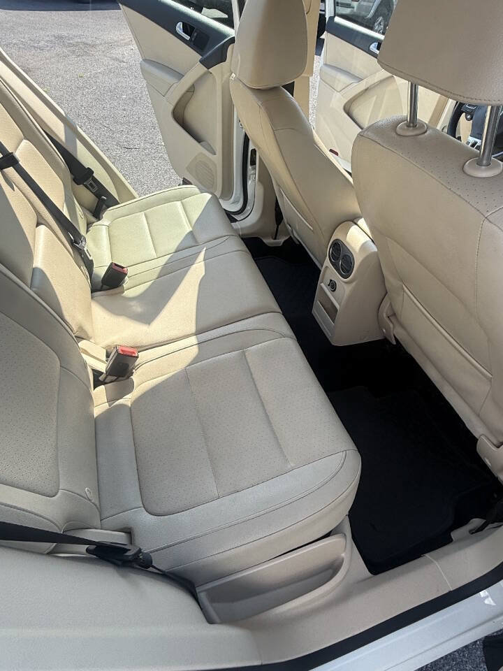 Used 2016 Volkswagen Tiguan S FWD image 9