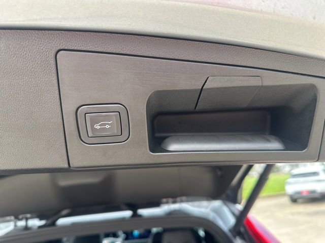 Used 2025 Cadillac XT4 Premium Luxury image 20