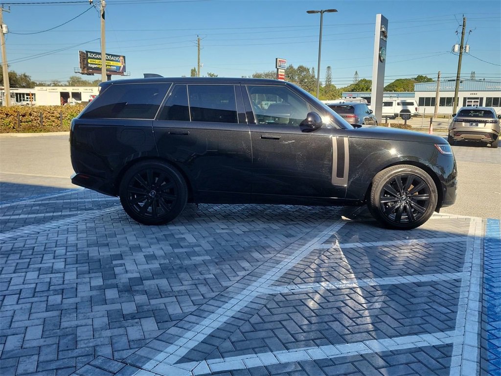 Used 2023 Land Rover Range Rover SE image 6