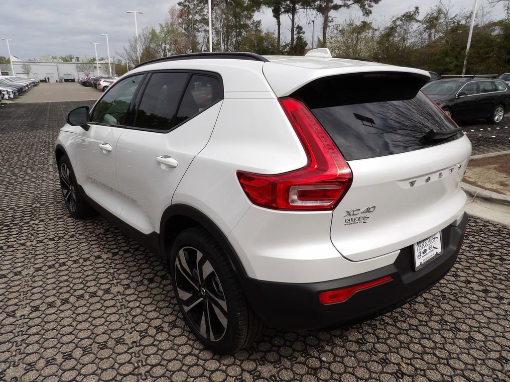 New 2025 Volvo XC40 B5 Ultra w/ Climate Package image 7