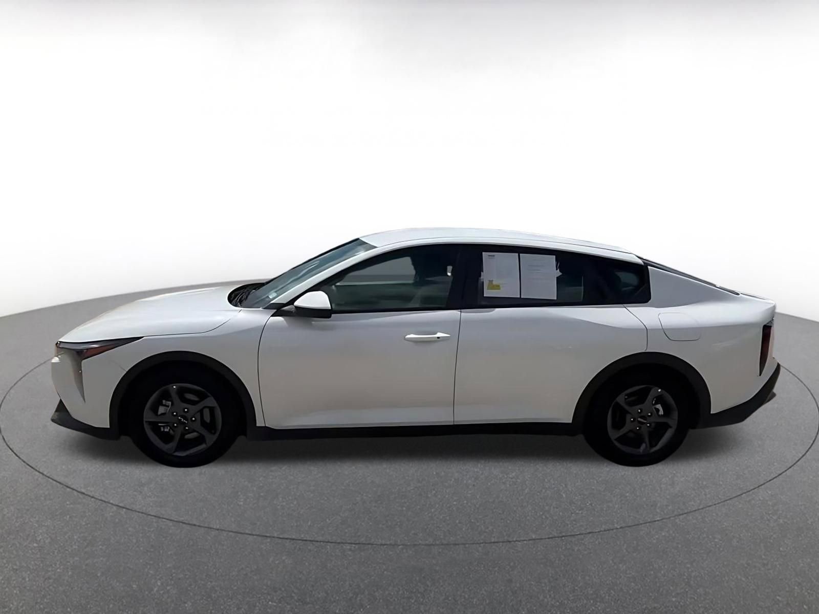 Used 2025 Kia K4 FWD image 8
