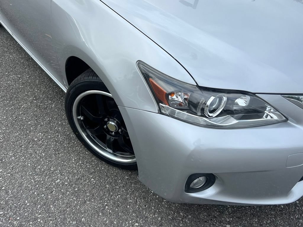 Used 2012 Lexus CT 200h Premium w/ Premium Audio Pkg FWD image 2