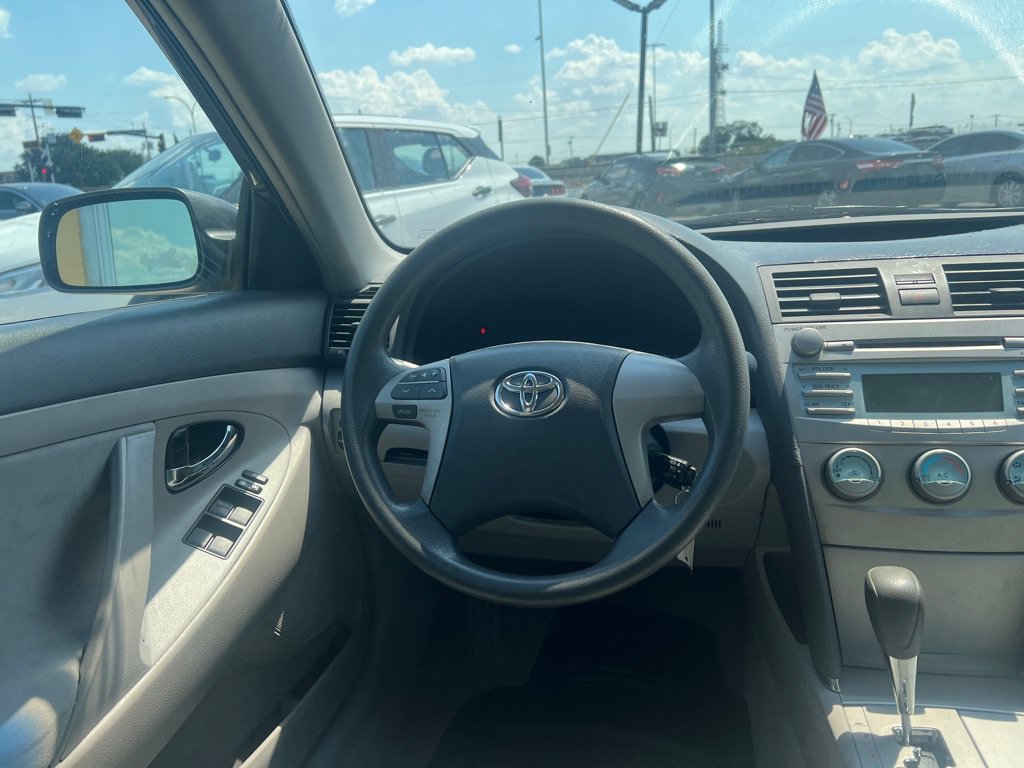 Used 2009 Toyota Camry LE FWD image 16