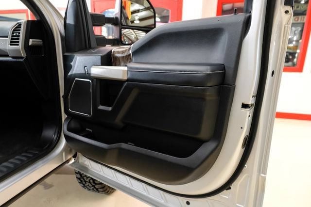 Used 2017 Ford F250 Lariat w/ Lariat Value Package AWD/4WD image 49