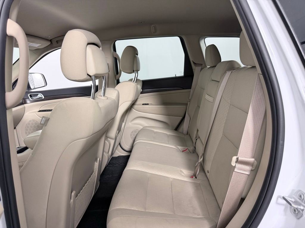 Used 2018 Jeep Grand Cherokee Laredo image 23