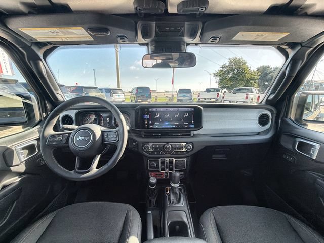 Used 2025 Jeep Wrangler Unlimited Sport AWD/4WD image 19