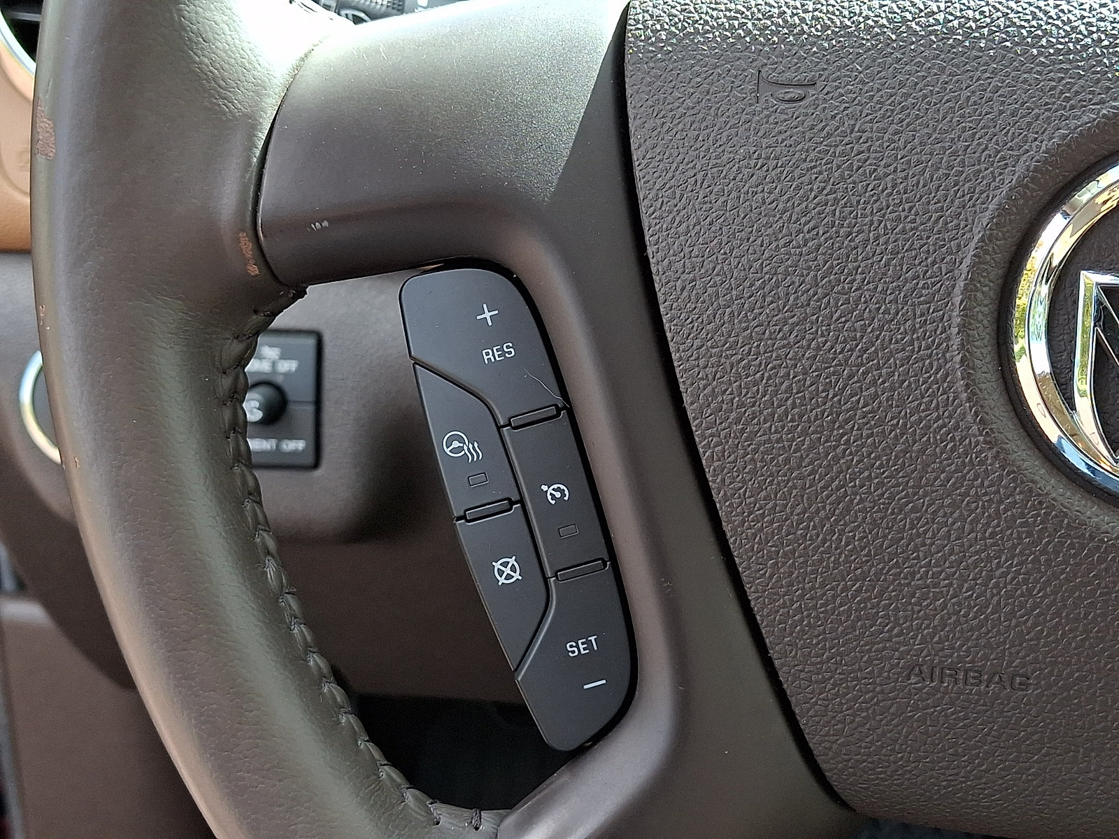 Used 2015 Buick Enclave Leather FWD image 21