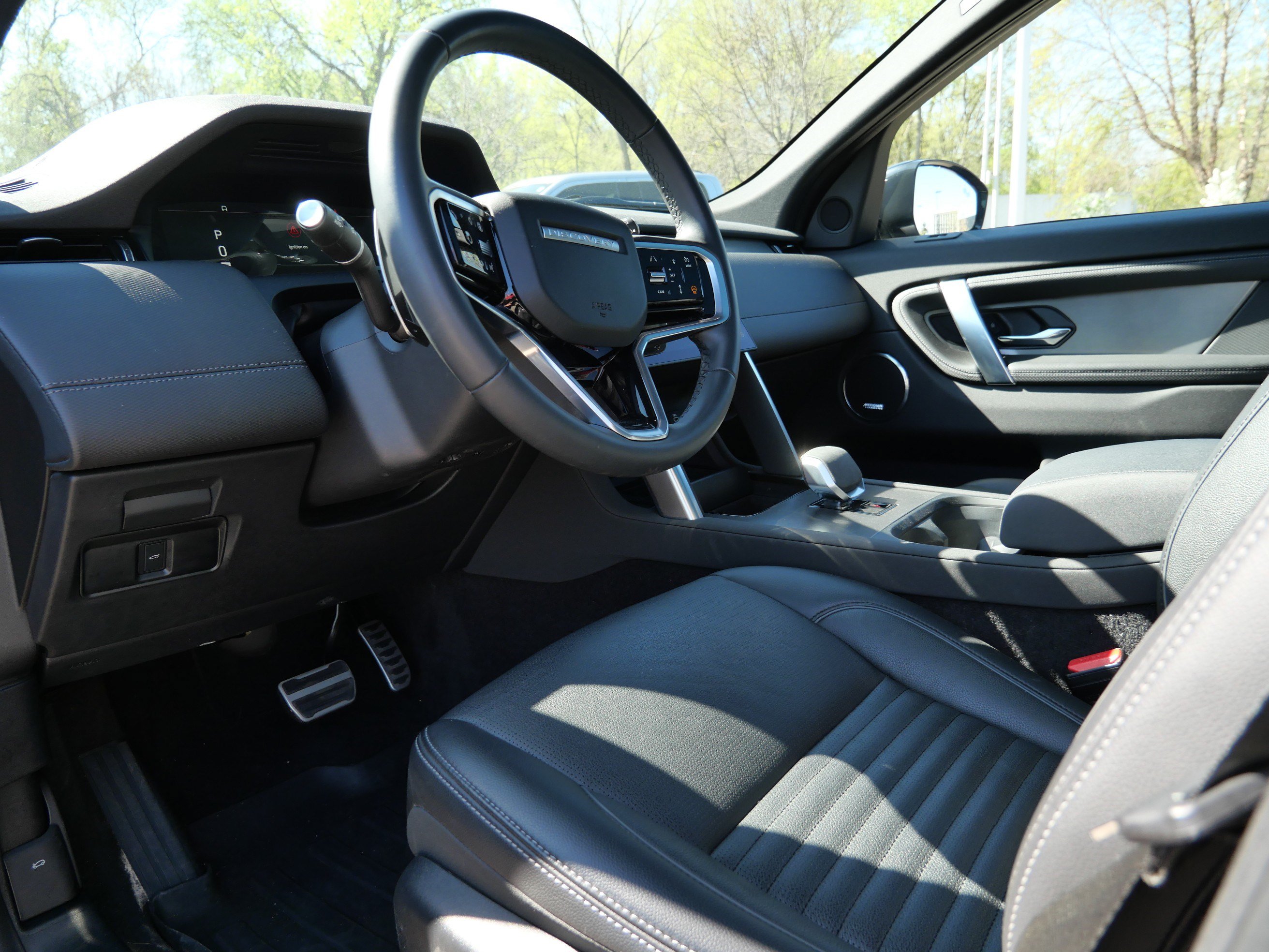 Used 2024 Land Rover Discovery Sport Dynamic SE AWD/4WD image 13