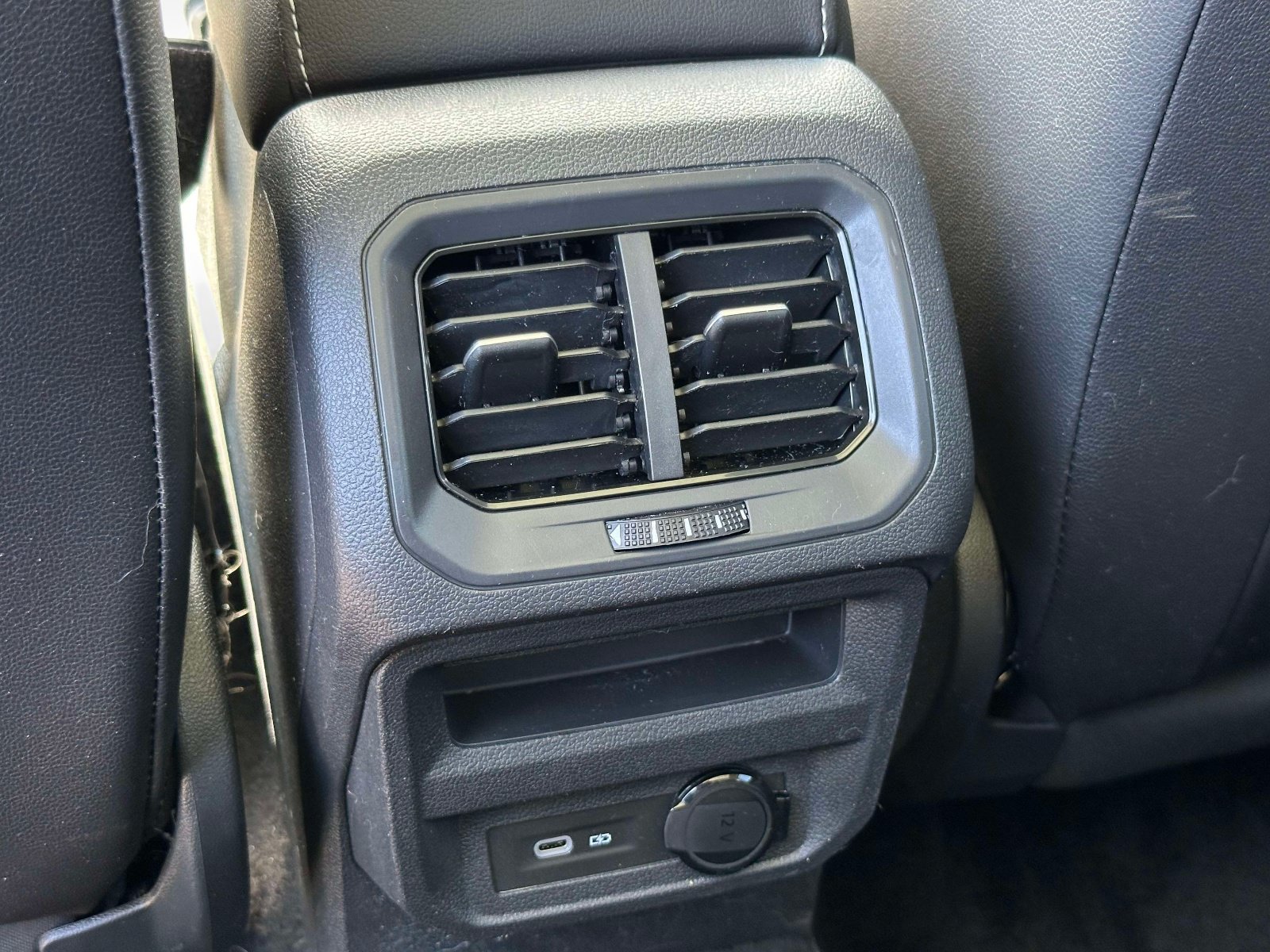Certified 2023 Volkswagen Tiguan SE w/ Panoramic Sunroof Package AWD/4WD image 14