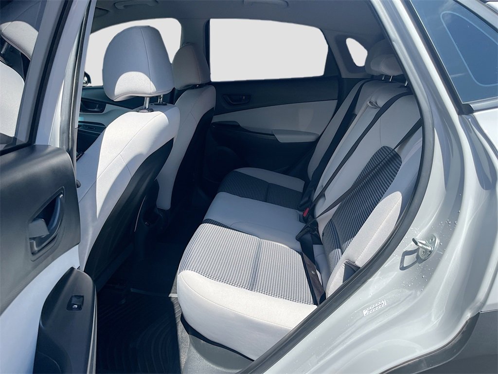 Used 2023 Hyundai Kona SE image 23