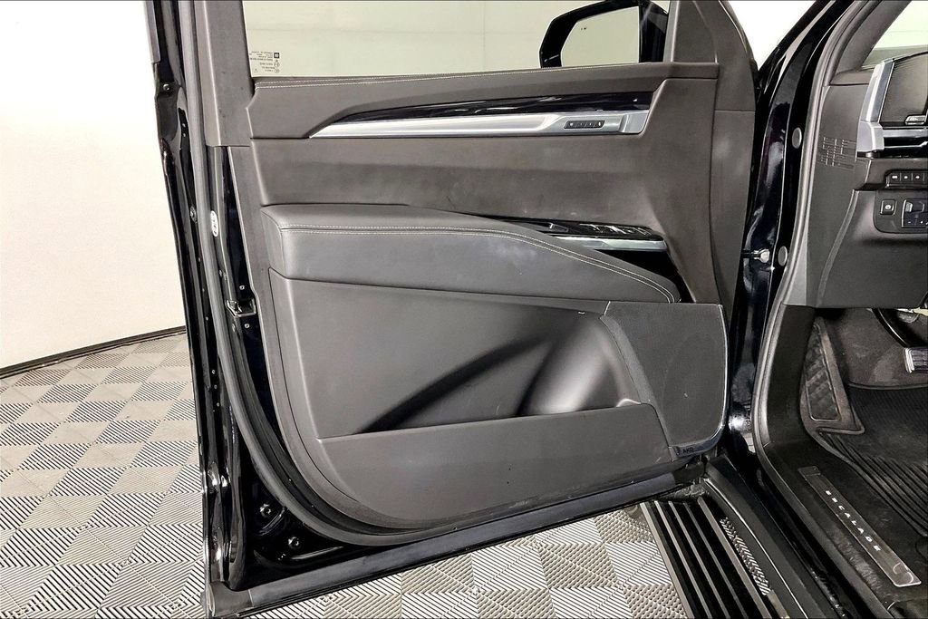 Used 2025 Cadillac Escalade Sport AWD/4WD image 23