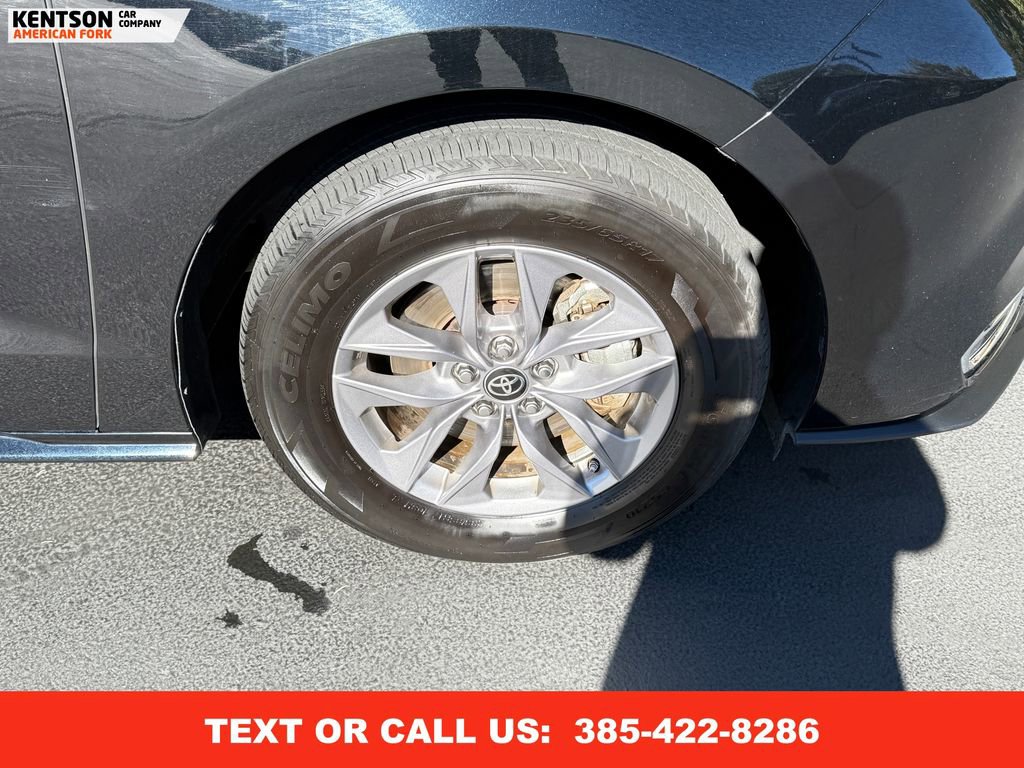 Used 2024 Toyota Sienna XLE image 16