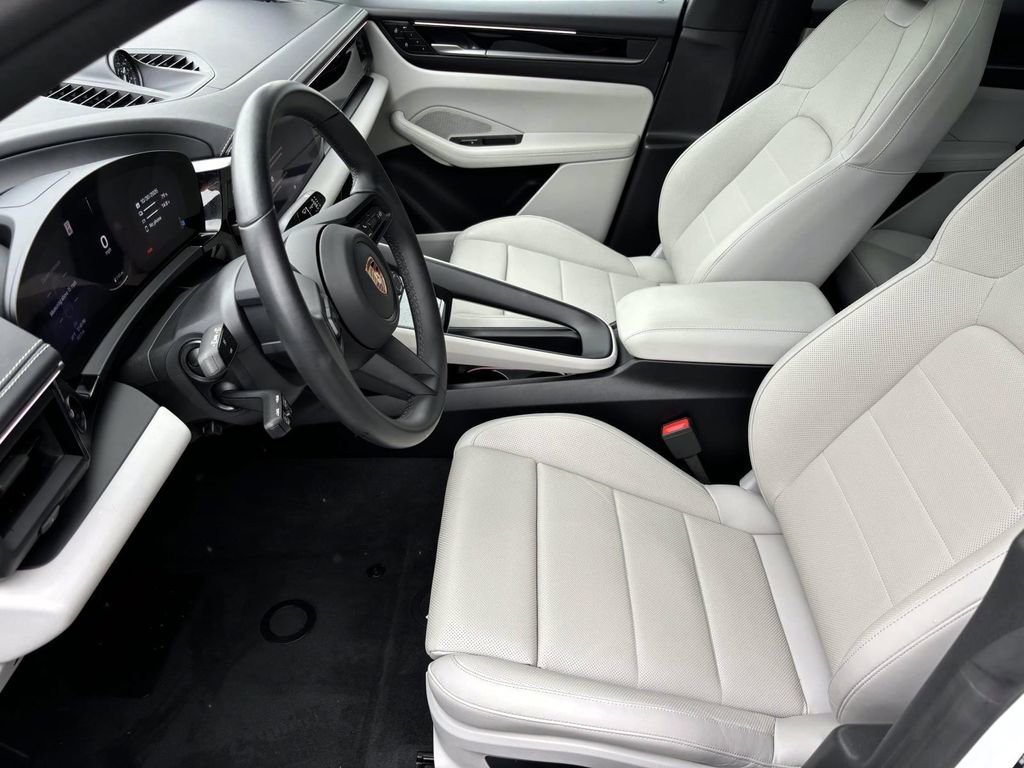 Certified 2025 Porsche Macan 4S Electric image 15